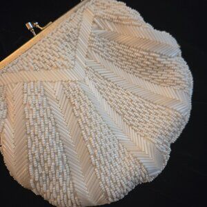 VINTAGE ELEGANT WHITE BEADED HAND MADE MAGID EVENING PURSE/CLUTCH #2158